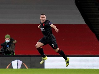Tomáš Holeš po góle proti Arsenalu.