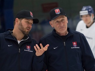Ján Lašák (vľavo) s trénerom slovenskej reprezentácie Craigom Ramsaym. 