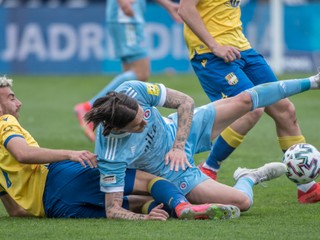 Šláger DAC-Slovan priniesol tvrdý boj. 