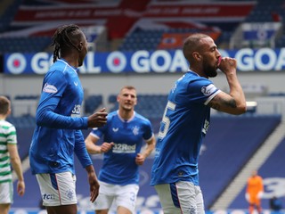 Futbalisti Glasgowa Rangers v sezóne v lige ani raz neprehrali.