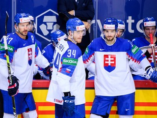Marek Hrivík, Robert Lantoši a Peter Cehlárik na MS v hokeji 2021.