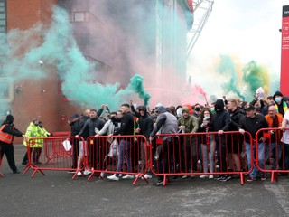 Protesty fanúšikov.