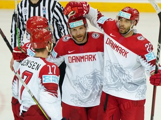 Dánska radosť po góle v predĺžení v zápase s Veľkou Britániou.