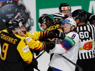 Momentka zo zápasu Nórsko - Nemecko na MS v hokeji 2021.