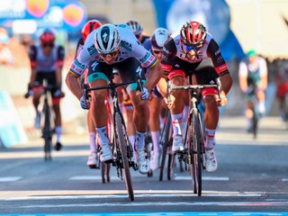 Peter Sagan (vľavo) na Giro d'Italia 2021.