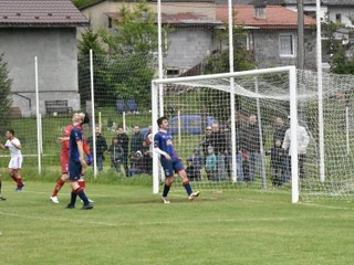 V štvrtoligovom stretnutí Raslavice - Veľký Šariš núdza o góly nebola.