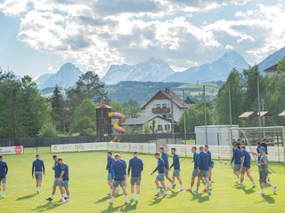 Slovenská futbalová reprezentácia počas tréningu v rakúskom Windischgarstene.