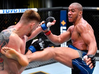 UFC Vegas 30: Nový vyzývateľ v ťažkej váhe a kométa z Kazachstanu