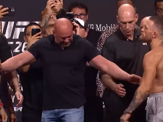 VIDEO: Váženie pred turnajom UFC 264 | Poirier vs. McGregor 3