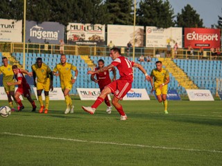 David Depetris strieľa gól za MFK Dukla Banská Bystrica.