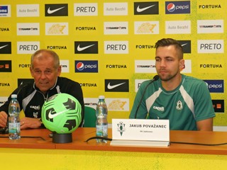 Tréner Petr Rada a Jakub Považanec z  FK Jablonec.