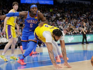 Momentka zo zápasu Oklahoma City Thunder vs Los Angeles Lakers.