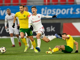 Momentka zo zápasu AS Trenčín - MŠK Žilina. 