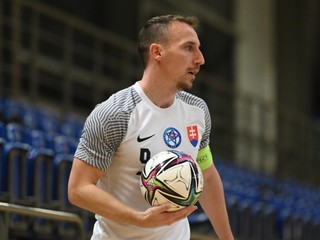 Kapitán Slovenska Peter Kozár.