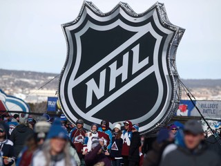 Rozpis zápasov v NHL ovplyvňuje koronavírus.