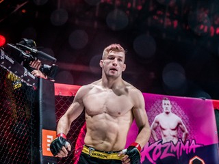 Šampión Oktagon MMA David Kozma.