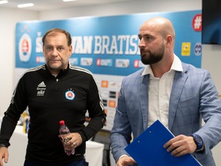 Generálny riaditeľ ŠK Slovan Bratislava Ivan Kmotrík ml. a tréner ŠK Slovan Bratislava  Vladimír Weiss st.