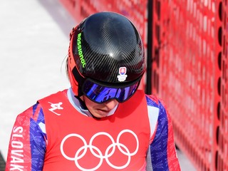 Sklamaná Petra Vlhová po obrovskom slalome na ZOH 2022 v Pekingu.