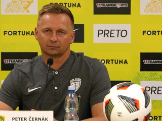 Tréner Peter Černák.