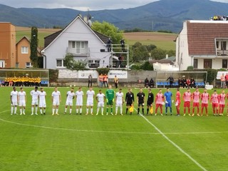 Nástup na zápas v Trenčianskych Stankovciach.