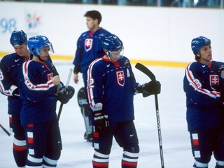 Smútok slovenských hokejistov na  Zimných olympijských hrách 1998. 