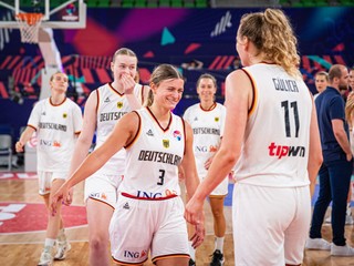 Nemecké basketbalistky po postupe do súboja o 5. miesto na ME žien. 