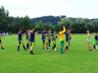 Radosť futbalistov TJ Horný Hričov.