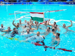 Maďarskí reprezentanti vo vodnom póle triumfovali na MS 2023.