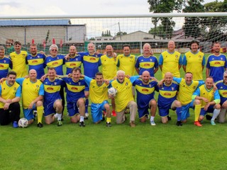 Bývalí spoluhráči na stretávke.