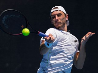 Slovenský tenista Lukáš Klein v 1. kole Australian Open 2024.
