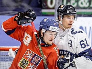 Momentka zo zápasu Fínsko - Česko na turnaji Švédske hokejové hry 2024.