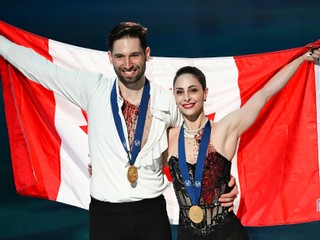 Deanna Stellatová-Dudeková a Maxime Deschamps na MS v krasokorčuľovaní v Montreale.