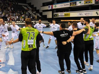 Hádzanári Prešova sa tešia po zisku 18. slovenského titulu.