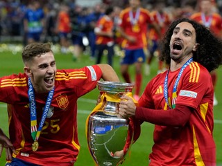 Fermin Lopez (vľavo) vlani vyhral majstrovstvá Európy i olympiádu.