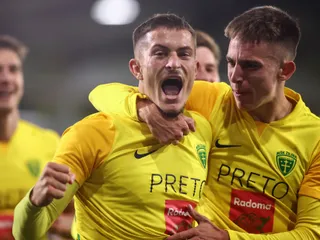 Na snímke zľava Adrián Kaprálik a Mário Sauer (obidvaja Žilina).