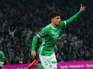 Mathieu Cafaro sa teší po strelenom góle v zápase AS Saint-Étienne - Lille OSC v 5. kole Ligue 1.