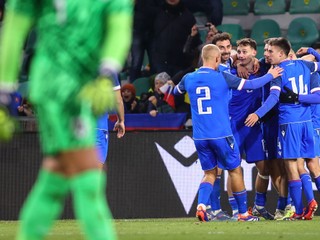 Na snímke slovenskí futalisti sa tešia z gólu  v prípravnom zápase hráčov do 21 rokov vo futbale medzi Slovenskom a Holandskom vo štvrtok 14. novembra 2024 v Žiline. FOTO TASR - Daniel Stehlík

- Slovensko
- šport
- futbal
- príprava
- do
- 21
- rokov
- Holandsko
- ZAX