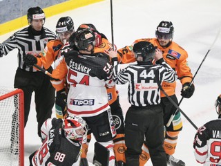 Roztržka počas zápasu 24. kola Tipos extraligy HC Košice - HC MONACObet Banská Bystrica.