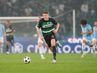 Sporting's Viktor Gyoekeres in action during the UEFA Champions League opening phase match between Sporting and Manchester City in Lisbon, Portugal, Tuesday, Nov. 5, 2024. (AP Photo/Armando Franca)

- XCHAMPIONSLEAGUEX