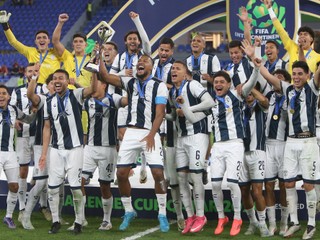 Hráči CF Pachuca oslavujú víťazstvo