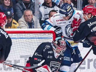 Momentka zo zápasu Bílí Tygři Liberec - Mountfield HK v českej extralige.