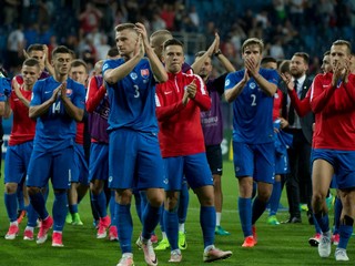 Slovenskí reprezentanti ďakujú divákom po výhre 3:0 v zápase Slovensko - Švédsko na ME vo futbale do 21 rokov 2017 (EURO U21 2017).