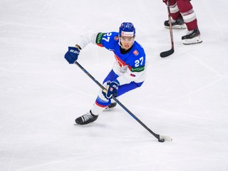 Slovenský hokejista Sebastián Čederle na MS v hokeji 2025.