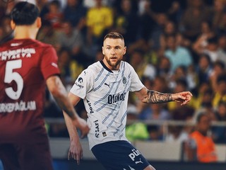 Milan Škriniar v zápase Hatayspor - Fenerbahce Istanbul v 37. kole Süper Lig.