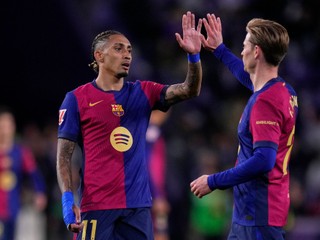 Raphinha a Frenkie de Jong 