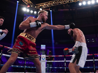 Walter Fury v akcii.