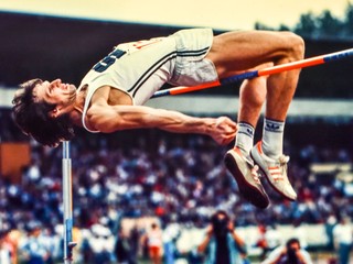 Ján Zvara v časoch aktívnej kariéry - v hale aj pod holým nebom skočil 236 cm.