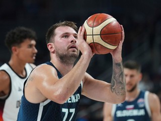 WA 28 Riga - Luka Dončič zo Slovinska strieľa na kôš počas štvrťfinálového duelu Nemecko - Slovinsko na ME v basketbale mužov v Rige v stredu 10. septembra 2025. FOTO TASR/AP 

Slovenia's Luka Doncic shoots during the Eurobasket, European Basketball Championship quarter final match between Germany and Slovenia at the Riga Arena in Riga, Latvia, Wednesday, Sept. 10, 2025. (AP Photo/Sergei Grits)

- Lotyšsko
- šport
- basketbal
- majstrovstvá
- Európy
- štvrťfinále
- ME
