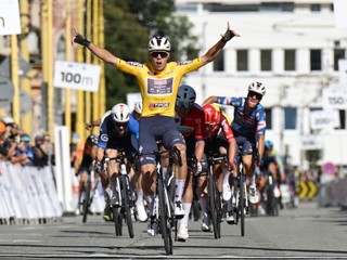 Paul Magnier oslavuje víťazstvo v 2. etape 2025