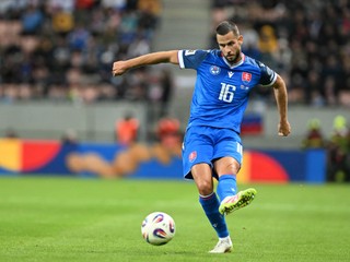 Dávid Hancko počas kvalifikačného zápasu na majstrovstvá sveta medzi Slovenskom a Luxemburskom v Trnave.